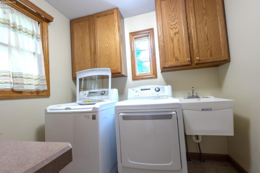 303 Canterbury Drive, Huron, 44839, 4 Bedrooms Bedrooms, ,4 BathroomsBathrooms,Residential,For Sale,Canterbury,20262574