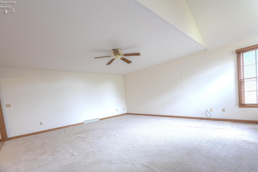 303 Canterbury Drive, Huron, 44839, 4 Bedrooms Bedrooms, ,4 BathroomsBathrooms,Residential,For Sale,Canterbury,20262574
