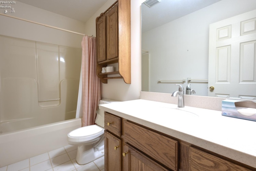 303 Canterbury Drive, Huron, 44839, 4 Bedrooms Bedrooms, ,4 BathroomsBathrooms,Residential,For Sale,Canterbury,20262574