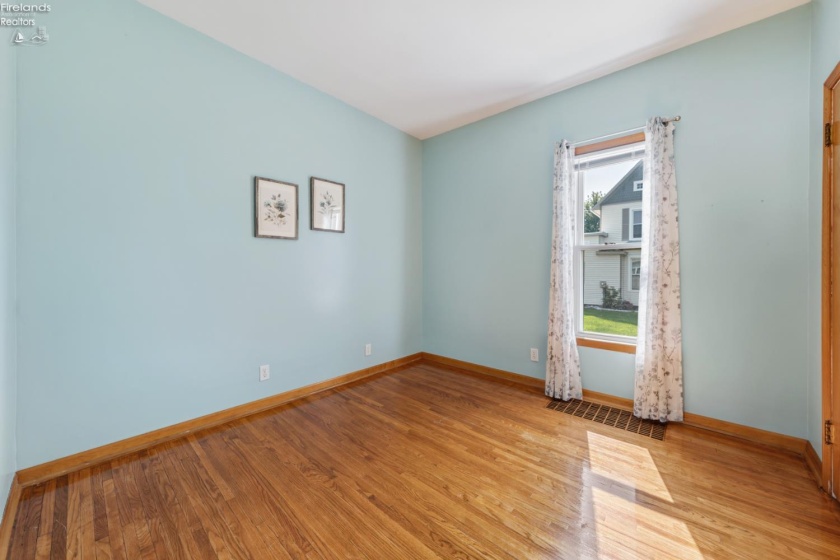 523 Madison Street, Gibsonburg, 43431, 4 Bedrooms Bedrooms, ,2 BathroomsBathrooms,Residential,For Sale,Madison,20262730