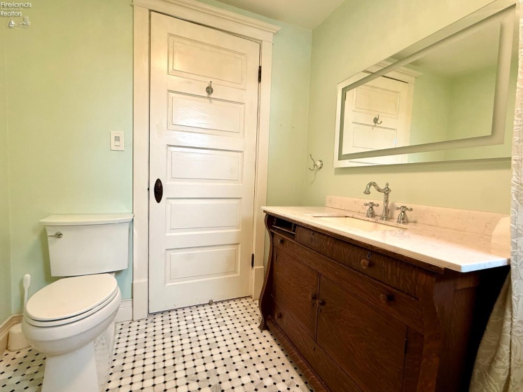 1104 Wayne Street, Sandusky, 44870, 4 Bedrooms Bedrooms, ,3 BathroomsBathrooms,Residential,For Sale,Wayne,20262686