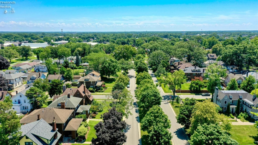 1104 Wayne Street, Sandusky, 44870, 4 Bedrooms Bedrooms, ,3 BathroomsBathrooms,Residential,For Sale,Wayne,20262686