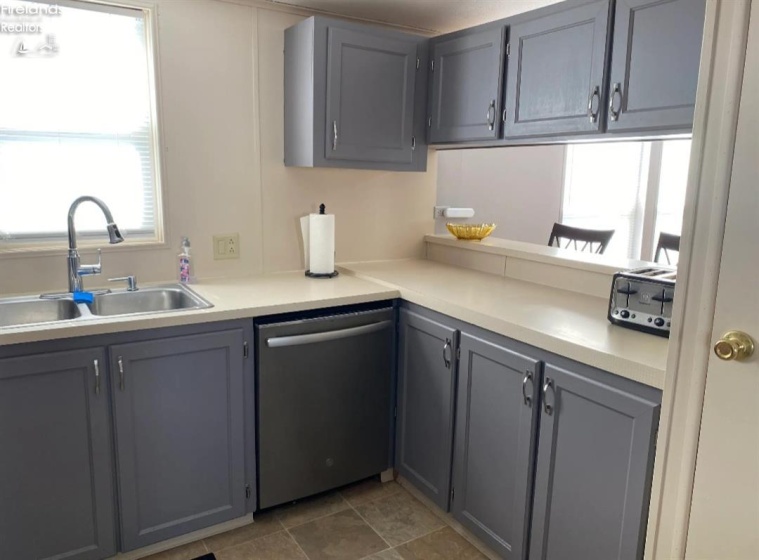2204 River Avenue, Sandusky, 44870, 2 Bedrooms Bedrooms, ,1 BathroomBathrooms,Residential,For Sale,River,20262762