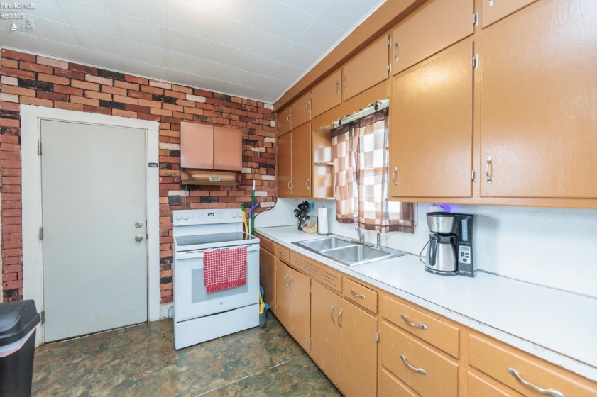 118 Hickory Street, Bellevue, 44811, 3 Bedrooms Bedrooms, ,2 BathroomsBathrooms,Residential,For Sale,Hickory,20262579