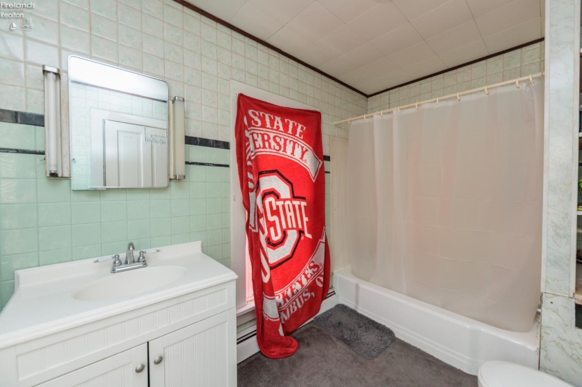 118 Hickory Street, Bellevue, 44811, 3 Bedrooms Bedrooms, ,2 BathroomsBathrooms,Residential,For Sale,Hickory,20262579