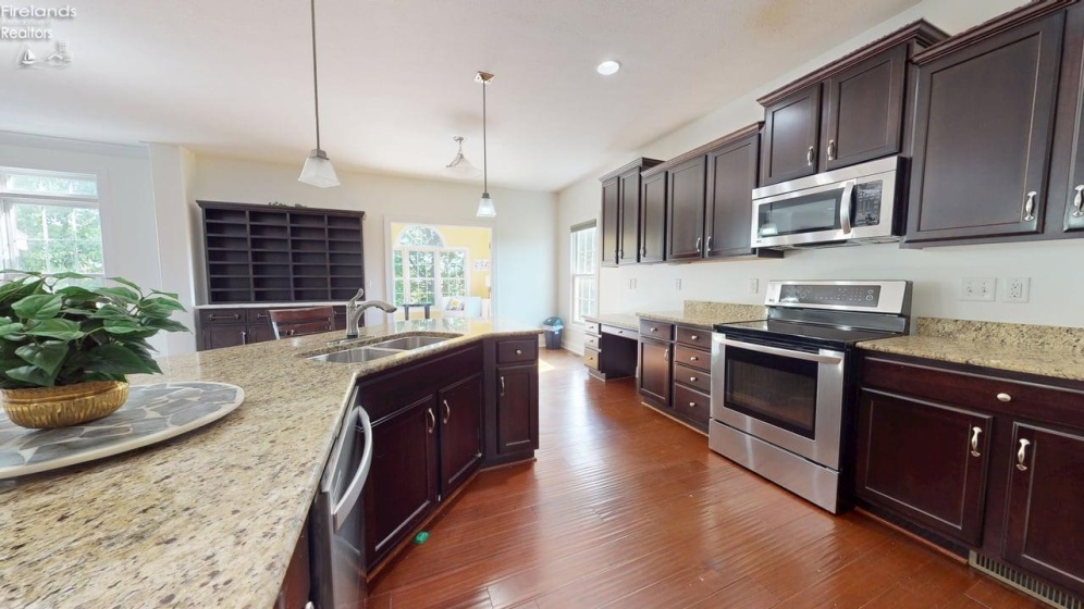 1140 Meadowview Drive, Willard, 44890, 4 Bedrooms Bedrooms, ,4 BathroomsBathrooms,Residential,For Sale,Meadowview,20262698