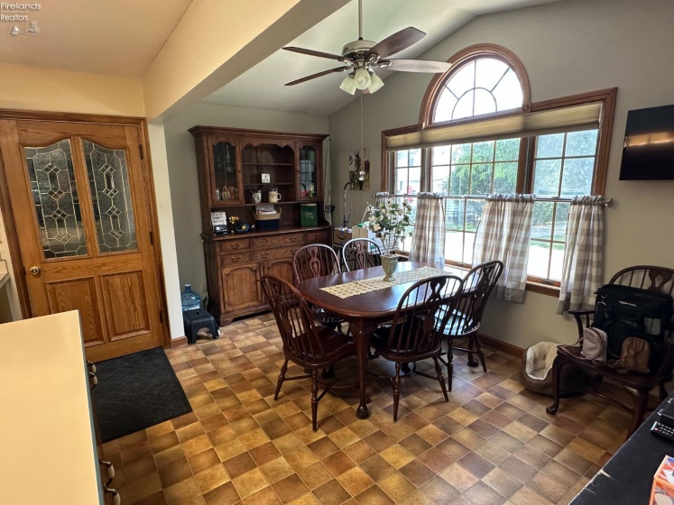 603 W Main St, Bellevue, 44811, 2 Bedrooms Bedrooms, ,2 BathroomsBathrooms,Residential,For Sale,W Main St,20262752
