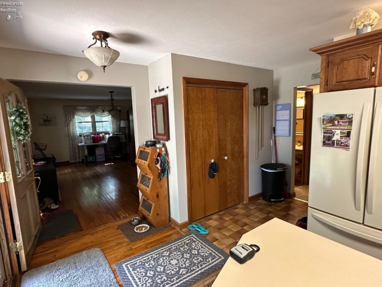 603 W Main St, Bellevue, 44811, 2 Bedrooms Bedrooms, ,2 BathroomsBathrooms,Residential,For Sale,W Main St,20262752
