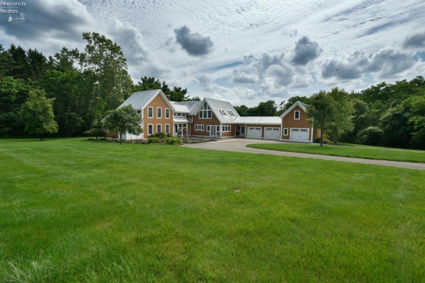 2863 Bell Road, Mansfield, 44904, 6 Bedrooms Bedrooms, ,5 BathroomsBathrooms,Residential,For Sale,Bell,20262792