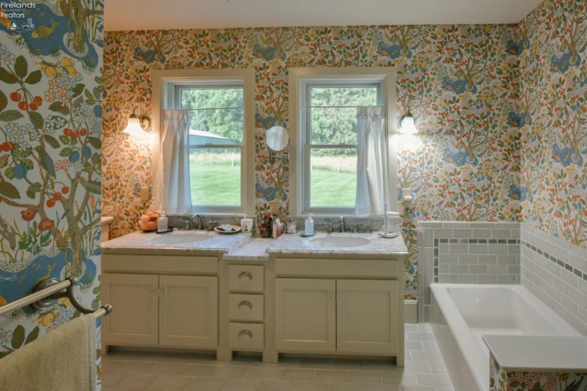 2863 Bell Road, Mansfield, 44904, 6 Bedrooms Bedrooms, ,5 BathroomsBathrooms,Residential,For Sale,Bell,20262792