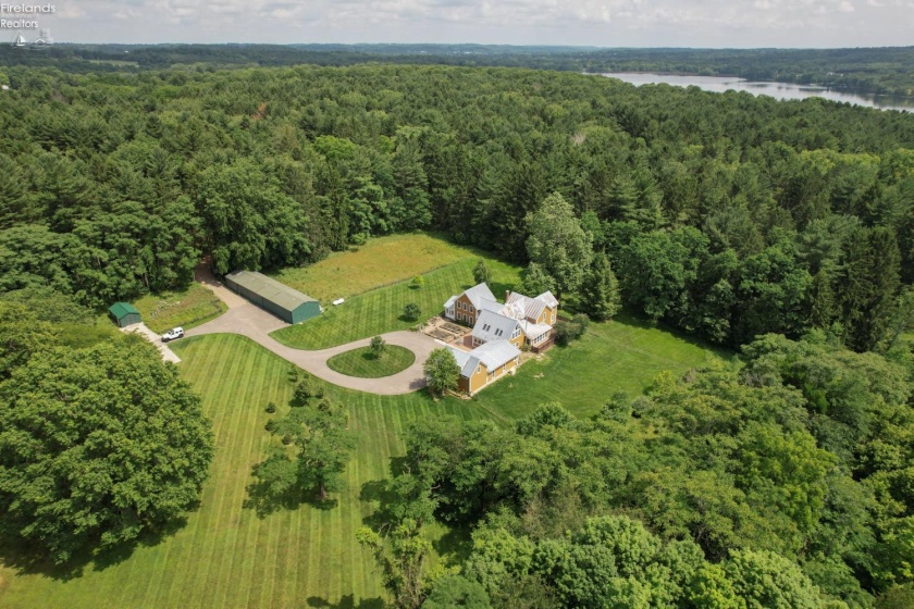 2863 Bell Road, Mansfield, 44904, 6 Bedrooms Bedrooms, ,5 BathroomsBathrooms,Residential,For Sale,Bell,20262792