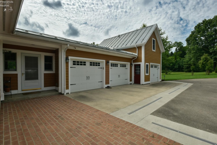 2863 Bell Road, Mansfield, 44904, 6 Bedrooms Bedrooms, ,5 BathroomsBathrooms,Residential,For Sale,Bell,20262792