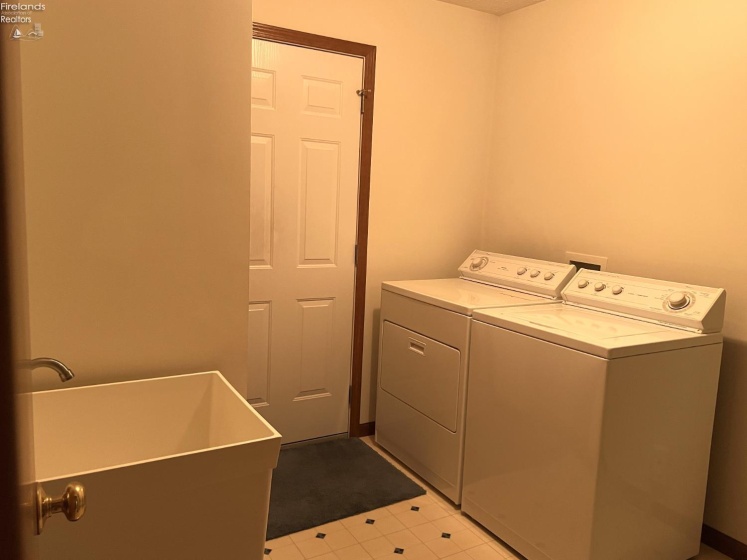 1013 Cherokee Crossing, Wapakoneta, 45895, 3 Bedrooms Bedrooms, ,3 BathroomsBathrooms,Residential,For Sale,Cherokee,20262460
