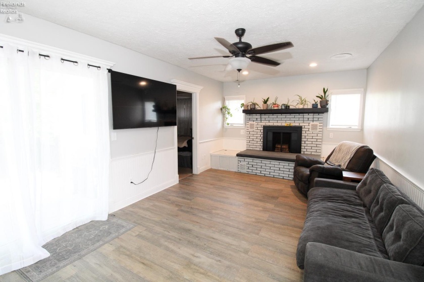 9717 Hayes Avenue, Sandusky, 44870, 3 Bedrooms Bedrooms, ,2 BathroomsBathrooms,Residential,For Sale,Hayes,20262786