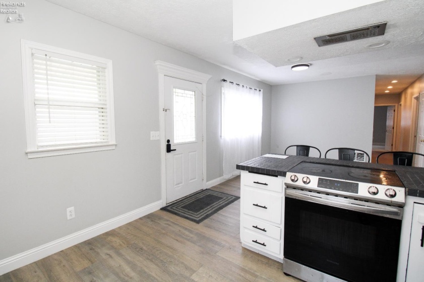 9717 Hayes Avenue, Sandusky, 44870, 3 Bedrooms Bedrooms, ,2 BathroomsBathrooms,Residential,For Sale,Hayes,20262786