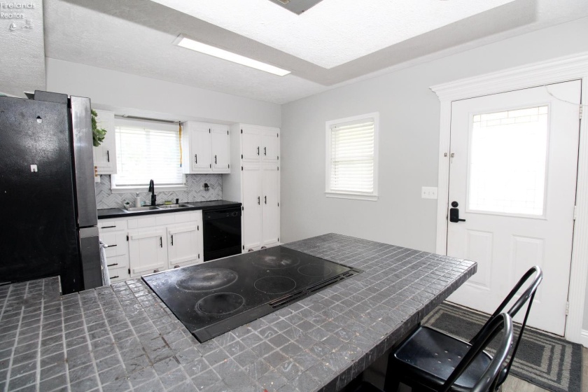 9717 Hayes Avenue, Sandusky, 44870, 3 Bedrooms Bedrooms, ,2 BathroomsBathrooms,Residential,For Sale,Hayes,20262786