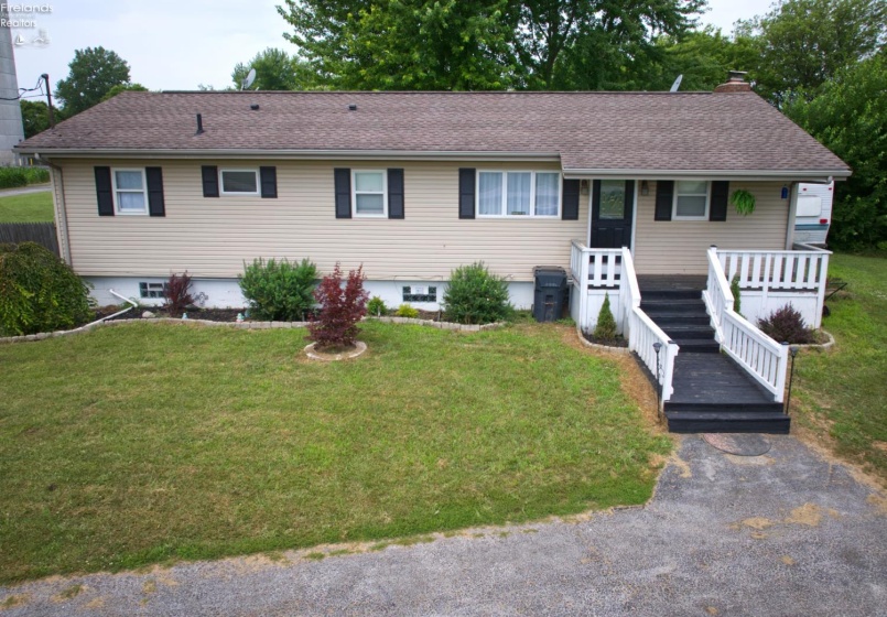9717 Hayes Avenue, Sandusky, 44870, 3 Bedrooms Bedrooms, ,2 BathroomsBathrooms,Residential,For Sale,Hayes,20262786