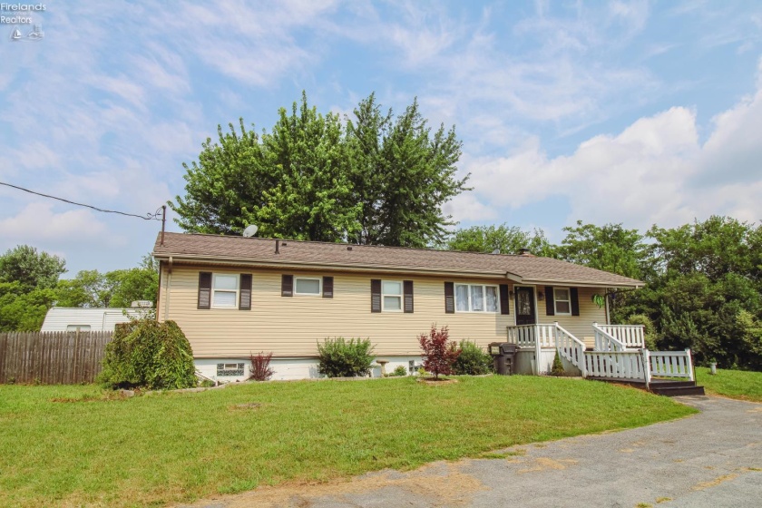 9717 Hayes Avenue, Sandusky, 44870, 3 Bedrooms Bedrooms, ,2 BathroomsBathrooms,Residential,For Sale,Hayes,20262786