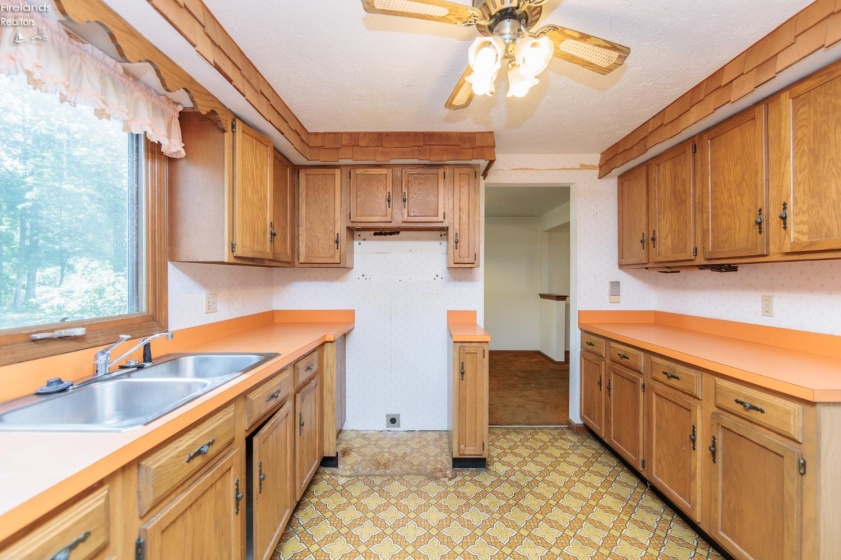 711 Arlington Drive, Vermilion, 44089, 3 Bedrooms Bedrooms, ,3 BathroomsBathrooms,Residential,For Sale,Arlington,20262795