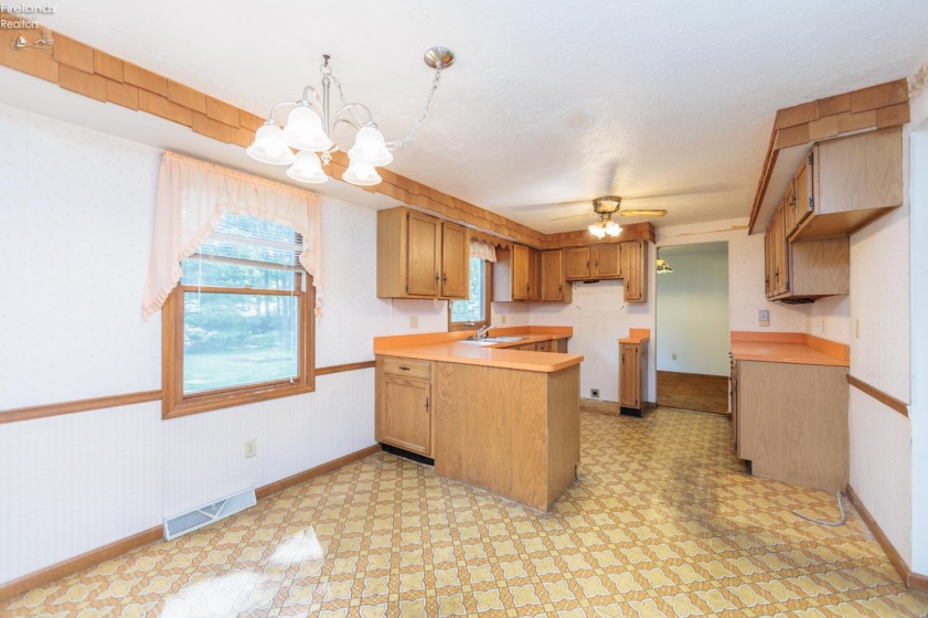 711 Arlington Drive, Vermilion, 44089, 3 Bedrooms Bedrooms, ,3 BathroomsBathrooms,Residential,For Sale,Arlington,20262795