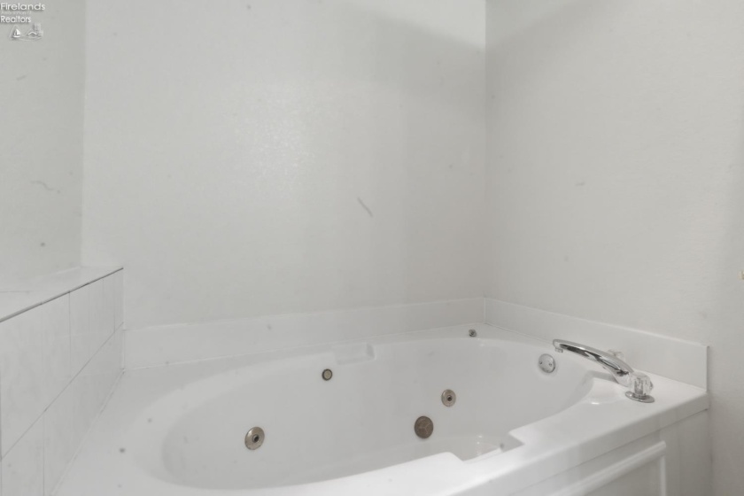 6387 Teal Bend, Oak Harbor, 43449, 3 Bedrooms Bedrooms, ,3 BathroomsBathrooms,Residential,For Sale,Teal Bend,20262804