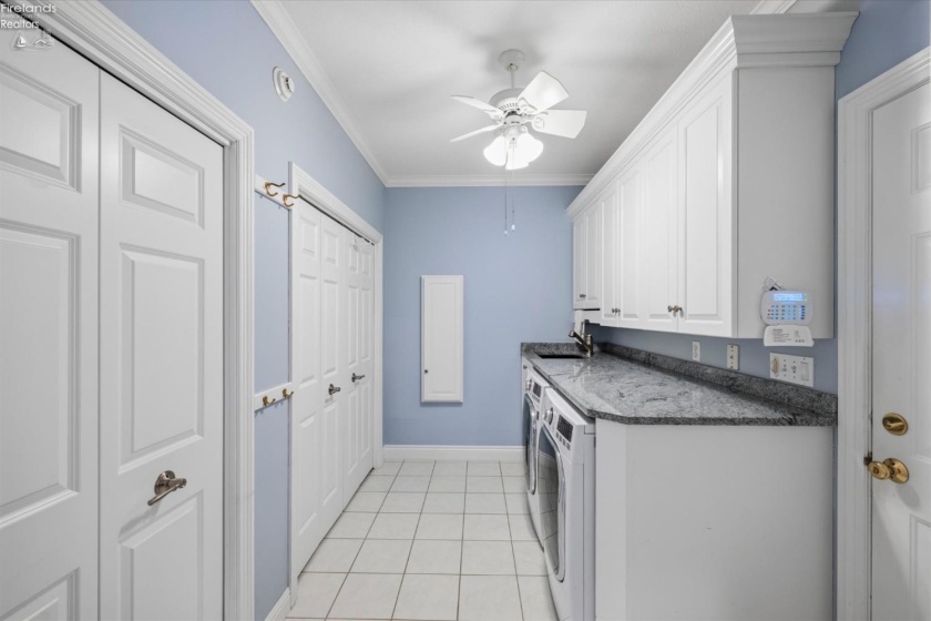 1705 Lands End Drive, Huron, 44839, 4 Bedrooms Bedrooms, ,5 BathroomsBathrooms,Residential,For Sale,Lands End,20262818