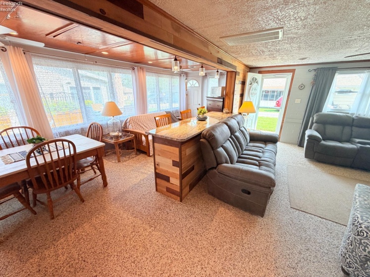 5821 Peach Street, Port Clinton, 43452, 2 Bedrooms Bedrooms, ,1 BathroomBathrooms,Residential,For Sale,Peach,20262820