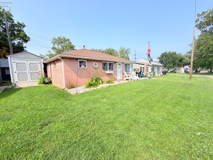 5821 Peach Street, Port Clinton, 43452, 2 Bedrooms Bedrooms, ,1 BathroomBathrooms,Residential,For Sale,Peach,20262820