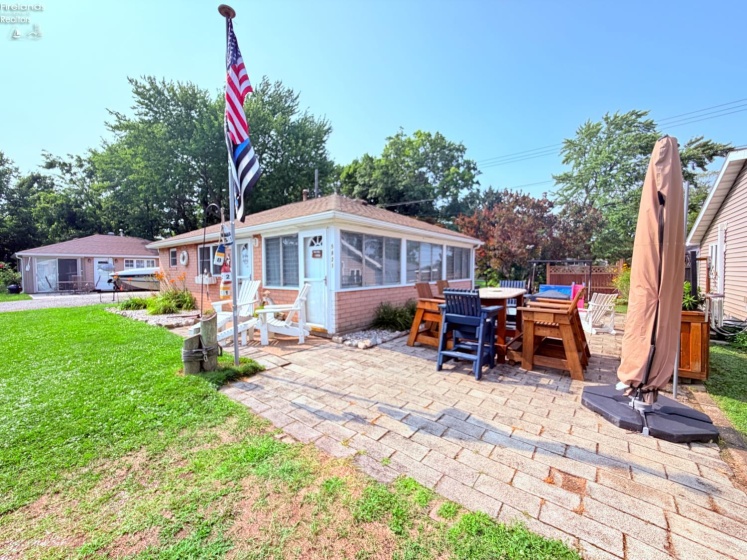 5821 Peach Street, Port Clinton, 43452, 2 Bedrooms Bedrooms, ,1 BathroomBathrooms,Residential,For Sale,Peach,20262820