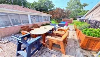 5821 Peach Street, Port Clinton, 43452, 2 Bedrooms Bedrooms, ,1 BathroomBathrooms,Residential,For Sale,Peach,20262820