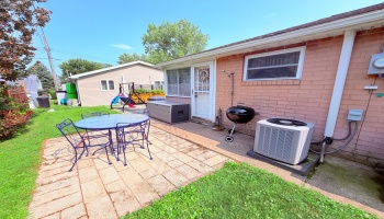 5821 Peach Street, Port Clinton, 43452, 2 Bedrooms Bedrooms, ,1 BathroomBathrooms,Residential,For Sale,Peach,20262820