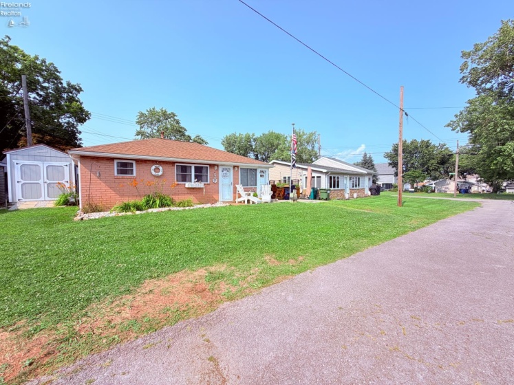 5821 Peach Street, Port Clinton, 43452, 2 Bedrooms Bedrooms, ,1 BathroomBathrooms,Residential,For Sale,Peach,20262820