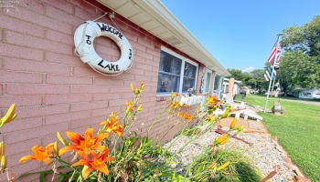 5821 Peach Street, Port Clinton, 43452, 2 Bedrooms Bedrooms, ,1 BathroomBathrooms,Residential,For Sale,Peach,20262820