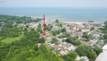 5821 Peach Street, Port Clinton, 43452, 2 Bedrooms Bedrooms, ,1 BathroomBathrooms,Residential,For Sale,Peach,20262820