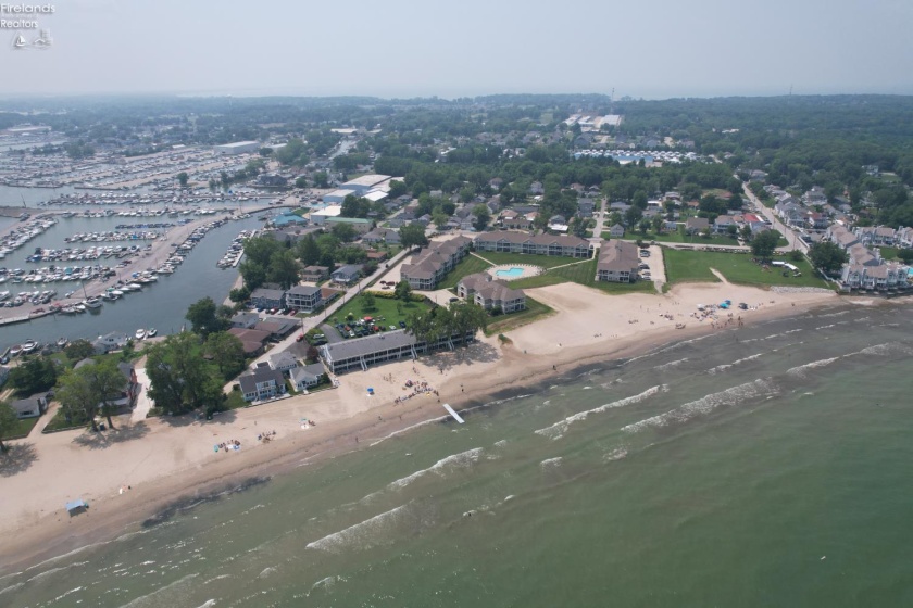 5821 Peach Street, Port Clinton, 43452, 2 Bedrooms Bedrooms, ,1 BathroomBathrooms,Residential,For Sale,Peach,20262820
