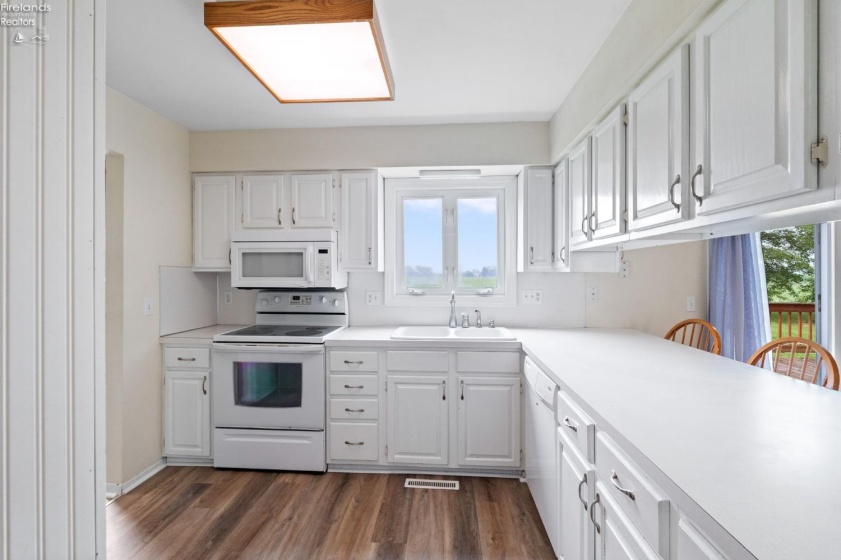 24665 State Route 579, Millbury, 43447, 3 Bedrooms Bedrooms, ,2 BathroomsBathrooms,Residential,For Sale,State Route 579,20262758