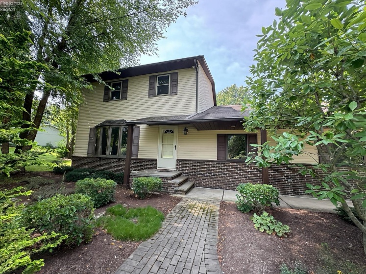 7588 Rice Road, Amherst, 44001, 5 Bedrooms Bedrooms, ,3 BathroomsBathrooms,Residential,For Sale,Rice,20262811