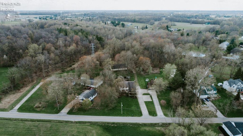 7588 Rice Road, Amherst, 44001, 5 Bedrooms Bedrooms, ,3 BathroomsBathrooms,Residential,For Sale,Rice,20262811