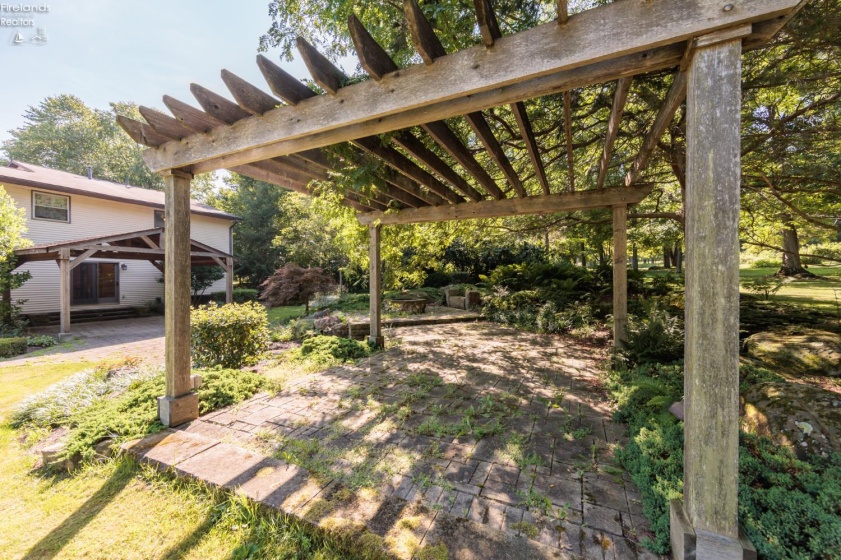 7588 Rice Road, Amherst, 44001, 5 Bedrooms Bedrooms, ,3 BathroomsBathrooms,Residential,For Sale,Rice,20262811