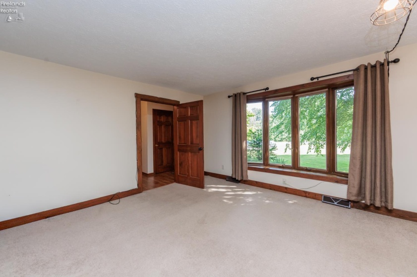 7588 Rice Road, Amherst, 44001, 5 Bedrooms Bedrooms, ,3 BathroomsBathrooms,Residential,For Sale,Rice,20262811