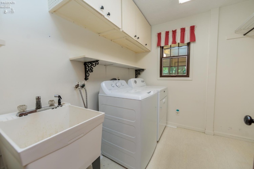 7588 Rice Road, Amherst, 44001, 5 Bedrooms Bedrooms, ,3 BathroomsBathrooms,Residential,For Sale,Rice,20262811