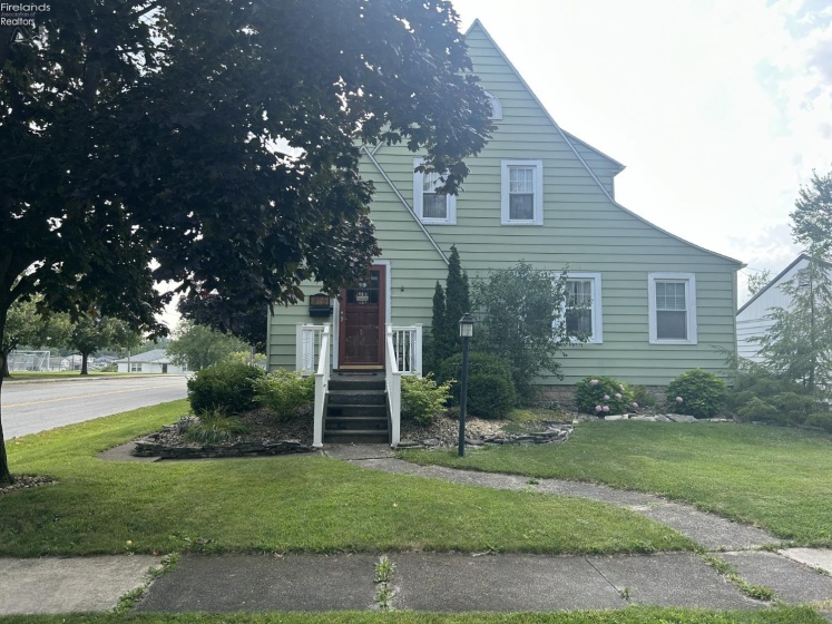 816 Clark Street, Willard, 44890, 3 Bedrooms Bedrooms, ,2 BathroomsBathrooms,Residential,For Sale,Clark,20262830