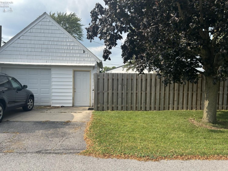 816 Clark Street, Willard, 44890, 3 Bedrooms Bedrooms, ,2 BathroomsBathrooms,Residential,For Sale,Clark,20262830