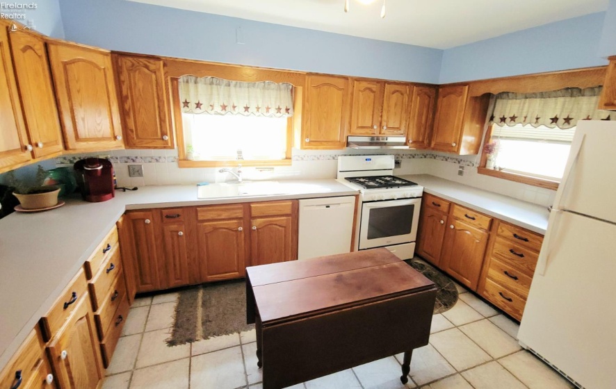 3907 Columbus Avenue, Sandusky, 44870, 3 Bedrooms Bedrooms, ,1 BathroomBathrooms,Residential,For Sale,Columbus,20262452