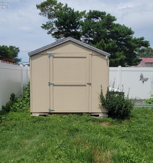 3907 Columbus Avenue, Sandusky, 44870, 3 Bedrooms Bedrooms, ,1 BathroomBathrooms,Residential,For Sale,Columbus,20262452