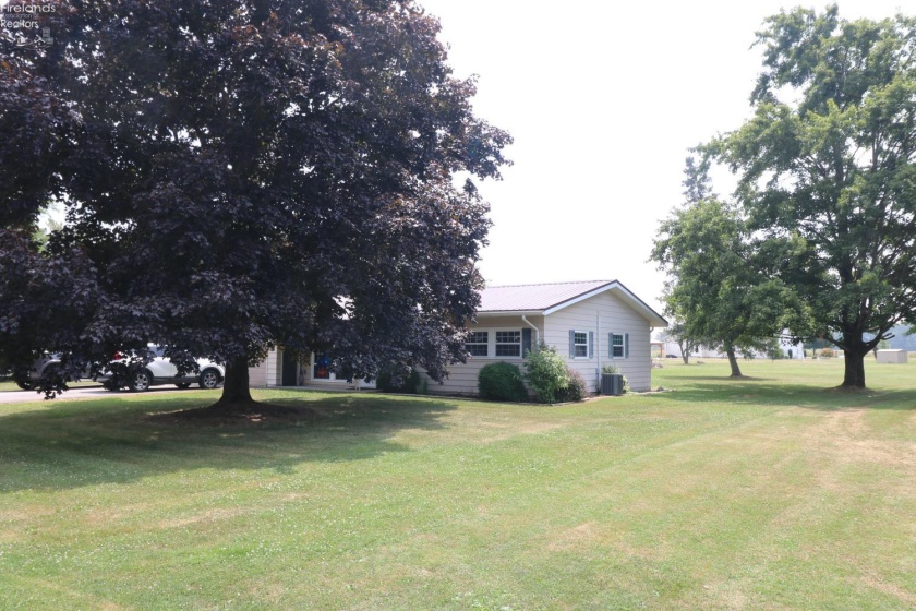 28 Elmwood Drive, Greenwich, 44837, 3 Bedrooms Bedrooms, ,2 BathroomsBathrooms,Residential,For Sale,Elmwood,20262836
