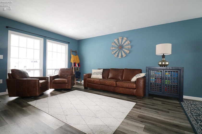 28 Elmwood Drive, Greenwich, 44837, 3 Bedrooms Bedrooms, ,2 BathroomsBathrooms,Residential,For Sale,Elmwood,20262836