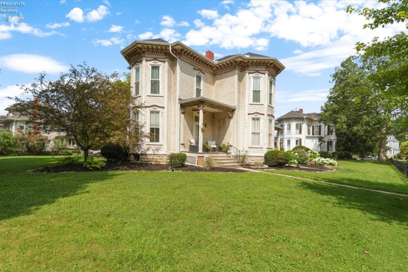 312 Monroe, Fremont, 43420, 4 Bedrooms Bedrooms, ,2 BathroomsBathrooms,Residential,For Sale,Monroe,20262644
