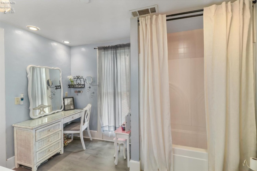312 Monroe, Fremont, 43420, 4 Bedrooms Bedrooms, ,2 BathroomsBathrooms,Residential,For Sale,Monroe,20262644
