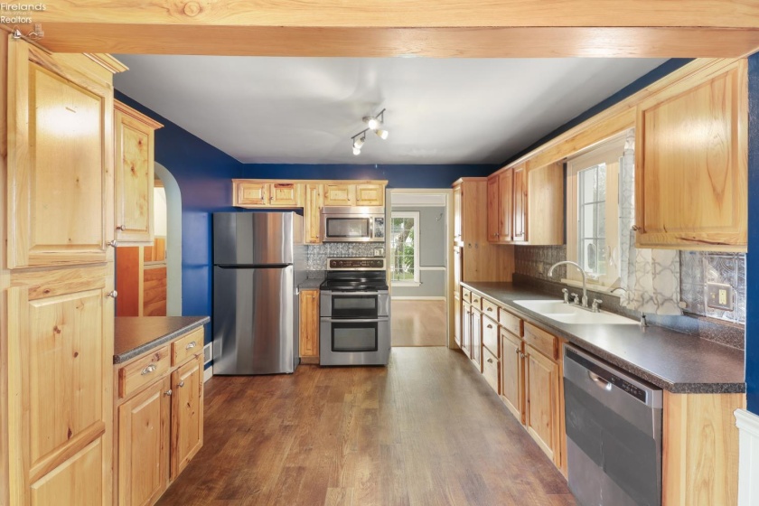 1707 Birchard Avenue, Fremont, 43420, 3 Bedrooms Bedrooms, ,2 BathroomsBathrooms,Residential,For Sale,Birchard,20262760